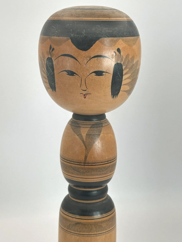 Kokeshi Yajirō traditionnel par Yoshiaki Sato