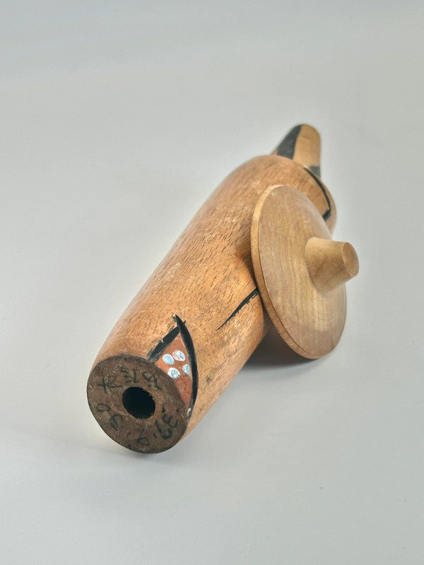 Sosaku Kokeshi « Voyager Incognito » de Kon Akira (Seiju)
