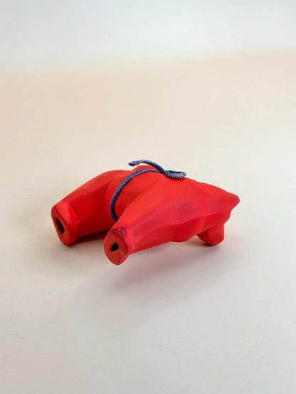 Figurine de chien rouge - mitsu-domoe