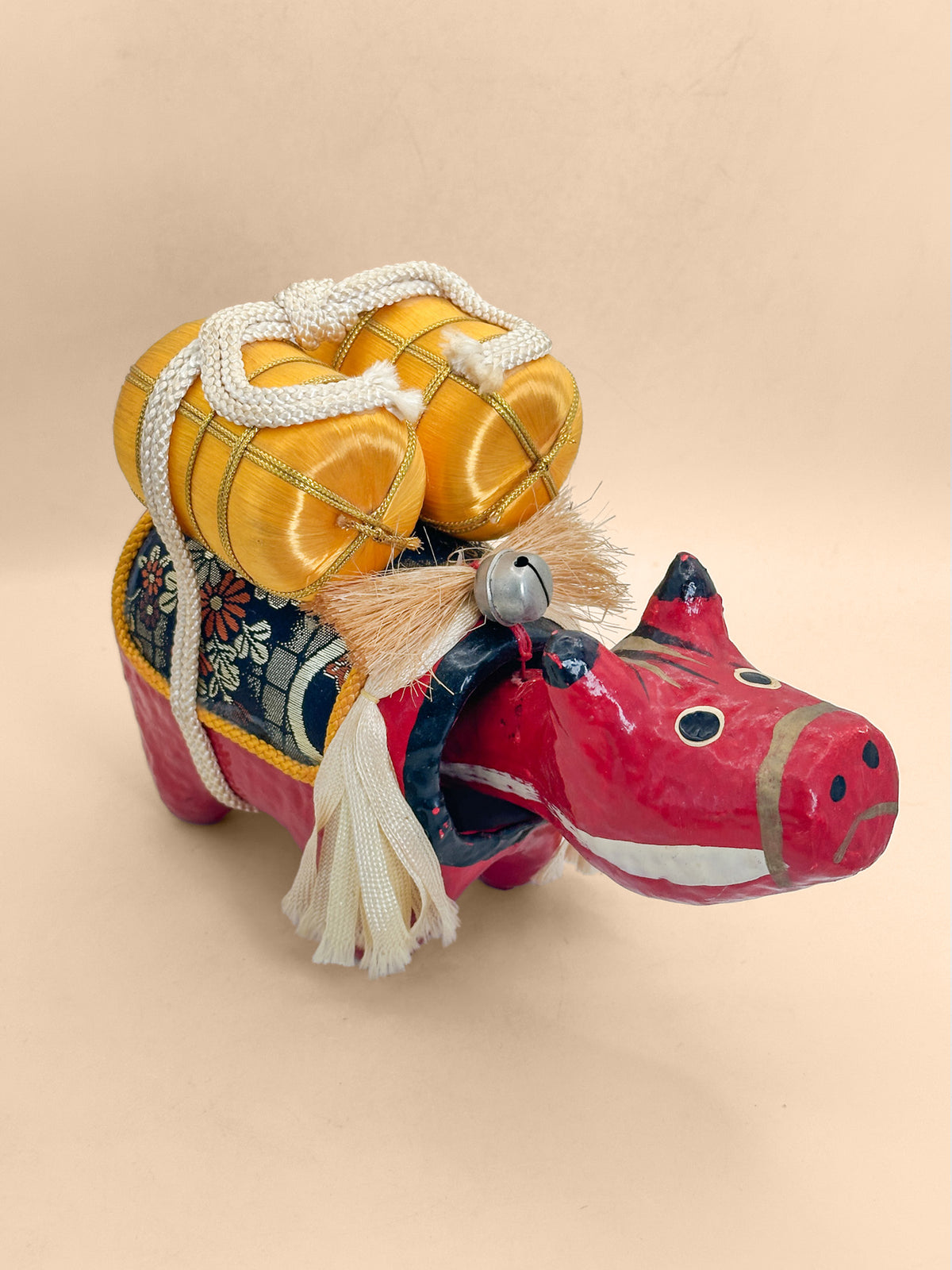 FT570 - Folk crafts Akabeko Cow 赤べこ