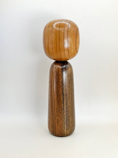 K25107 - Sosaku Kokeshi by Tsujita Ryōzō 辻田亮三