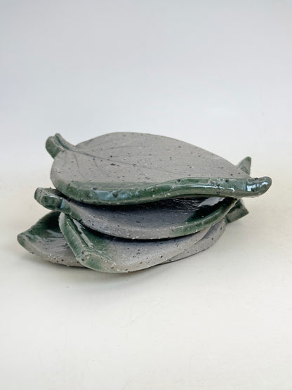 TB279 - Assiettes en forme de feuille, style Karatsu-yaki 唐津焼