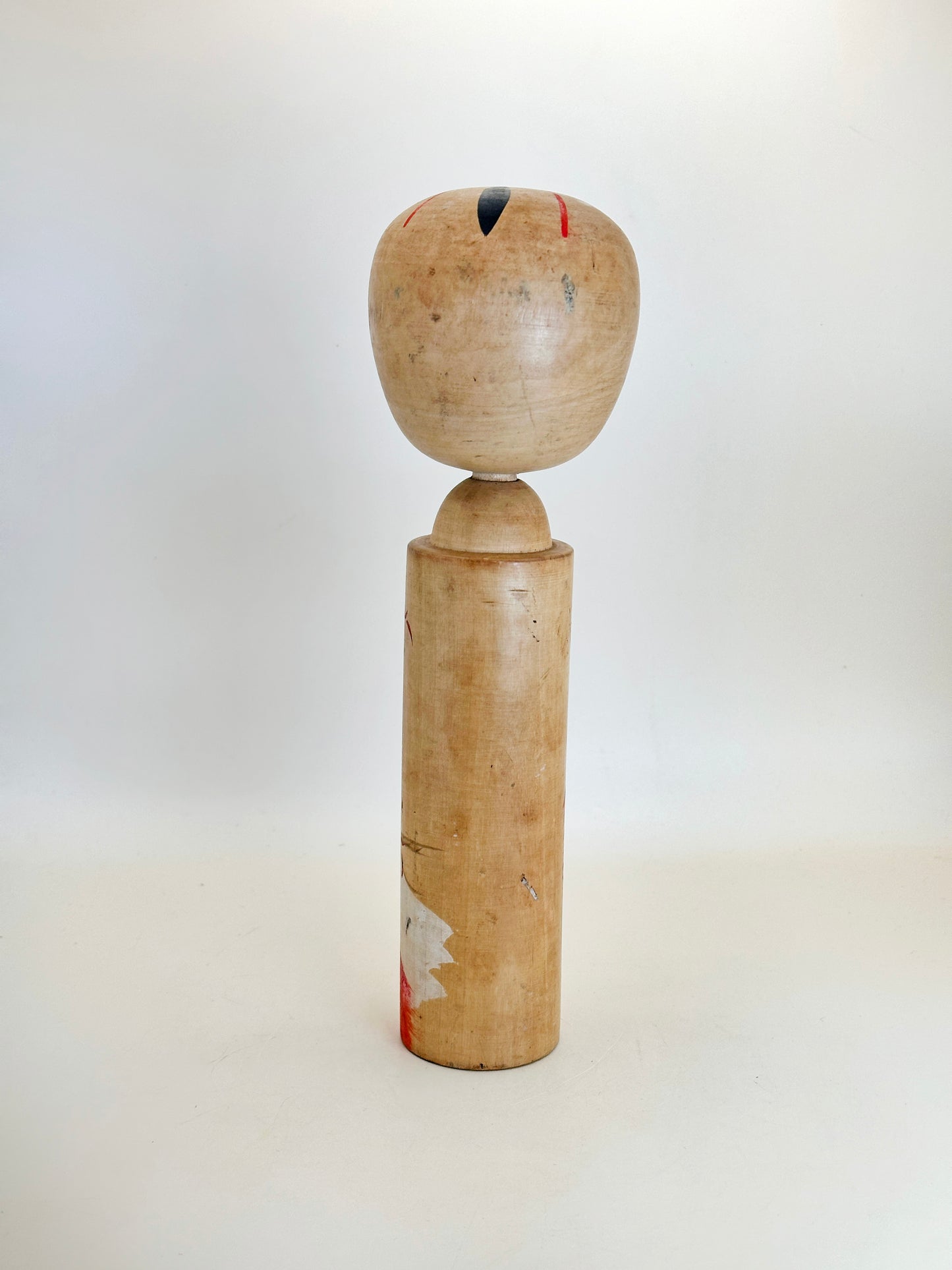 K25111 - Shingata Kokeshi with Sakura Motif by Seizan 靜山
