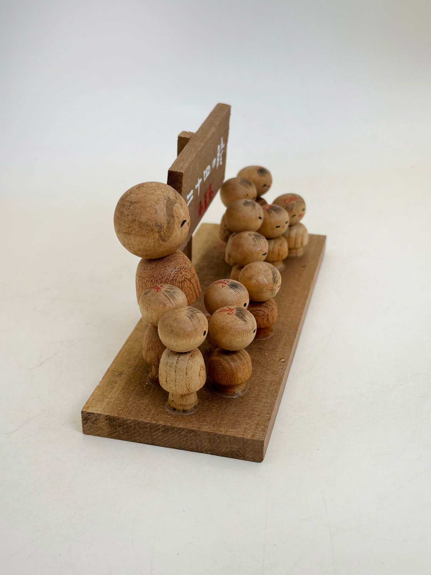 K15154 - Omiyage Kokeshi of Twenty-Four Eyes 二十四の瞳