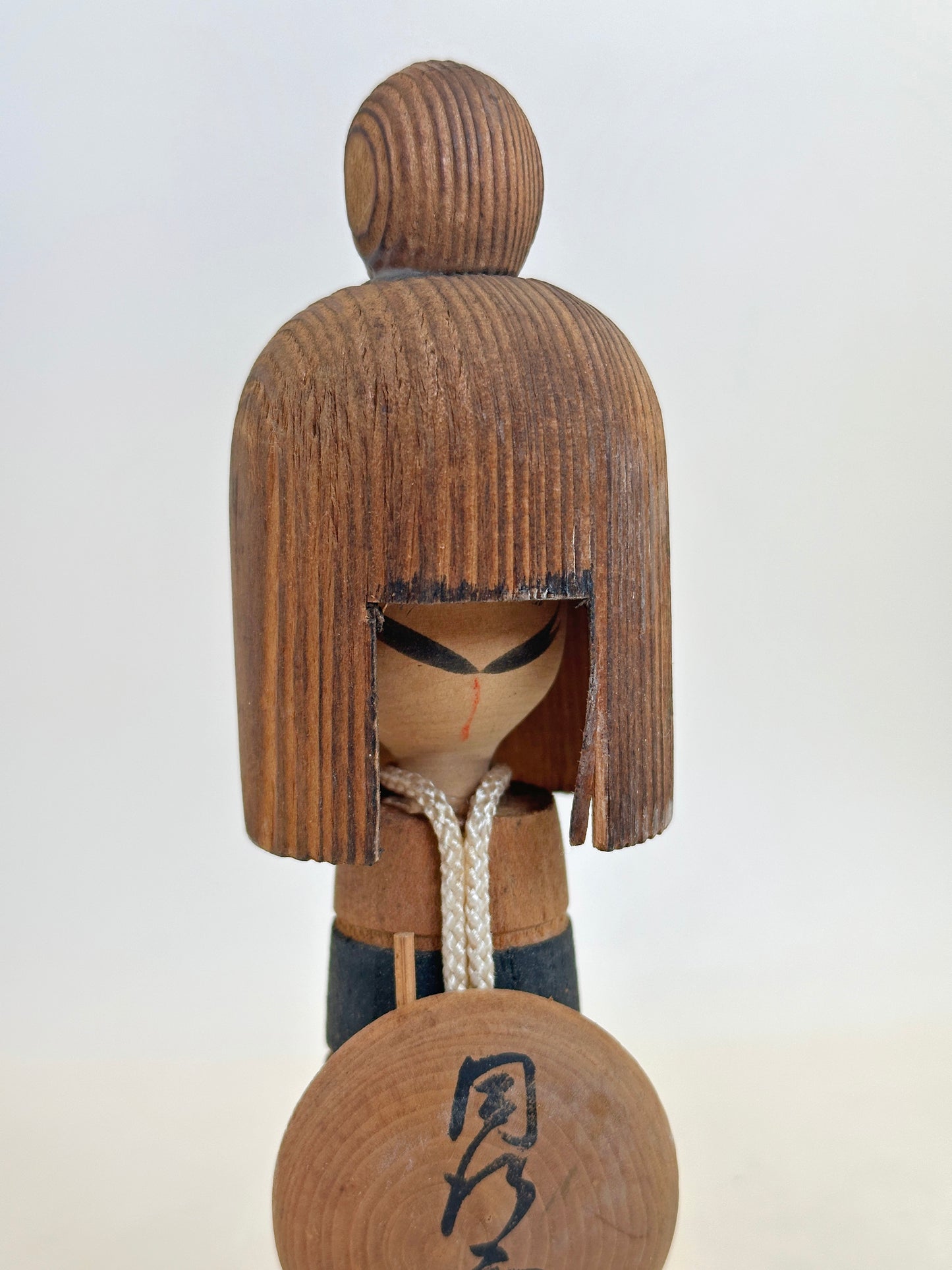 K15155 - Sosaku kokeshi by Yoshida Seiho 吉田斉穂