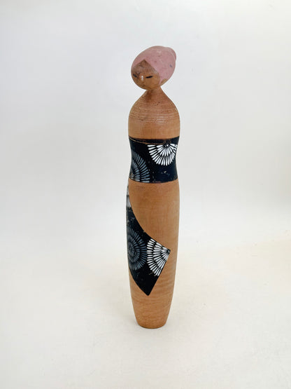 K25175 - Sosaku Kokeshi by Midori Takizawa 滝沢美ど里