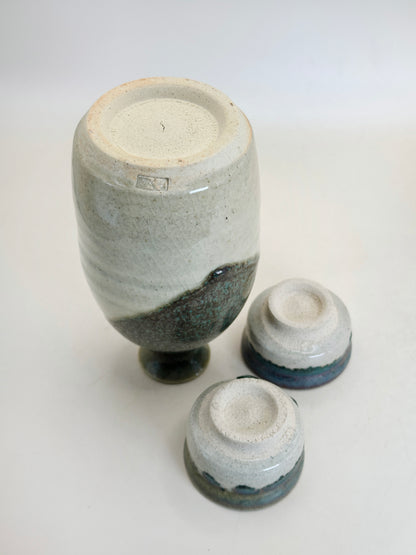 TB171 - Inkyūzan-yaki Sake Set – Tokkuri & Guinomi  因久山焼