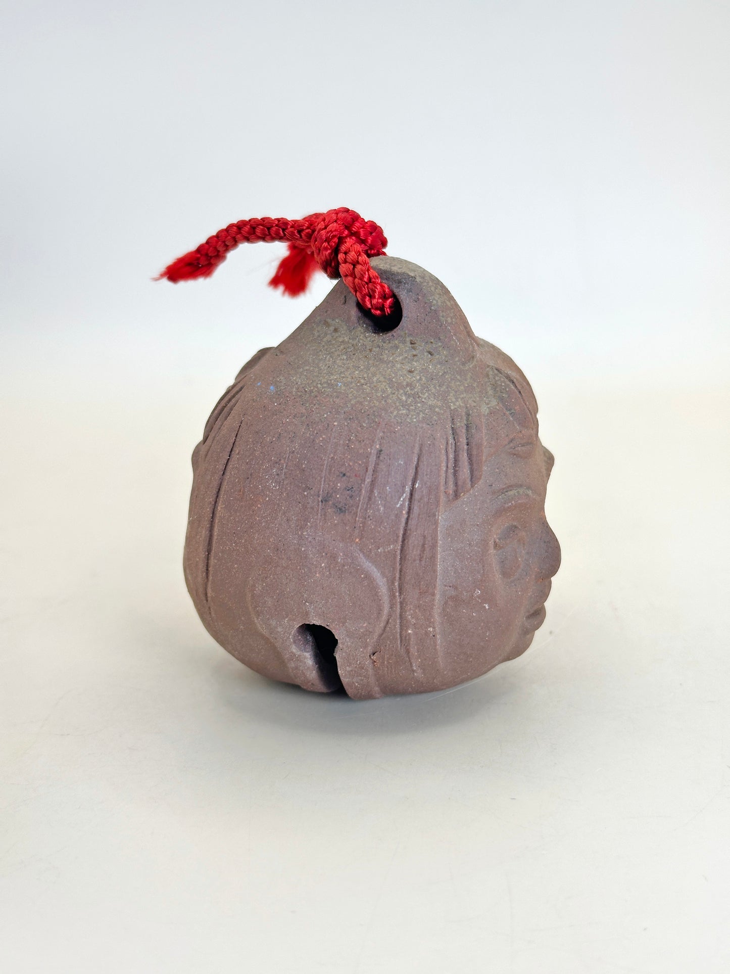 CB169 - Bizen-yaki Clay Bell – Momotarō Motif 桃太郎