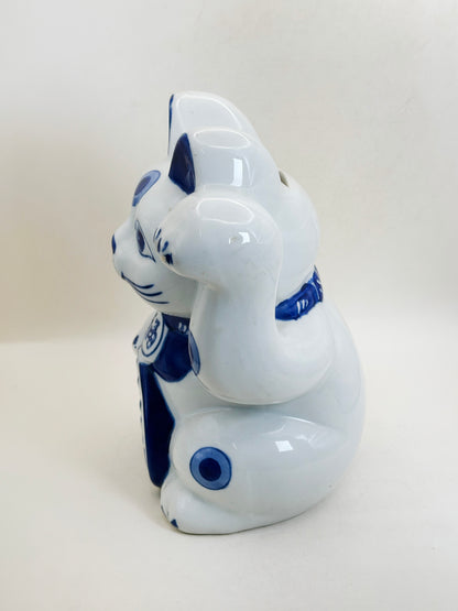 FT592 - Arita-yaki Blue & White Maneki Neko 有田焼