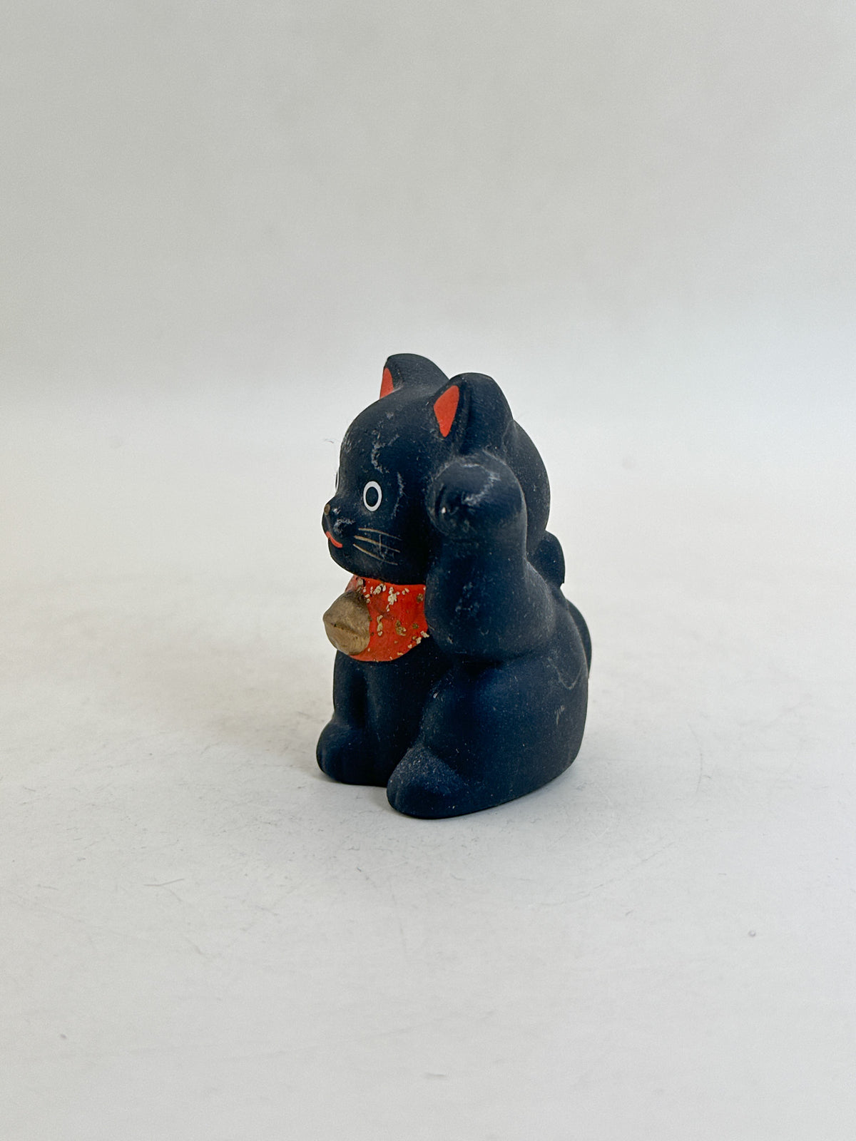 FT608 -  Black Maneki Neko Lucky Cat by Shōhō 昭峰