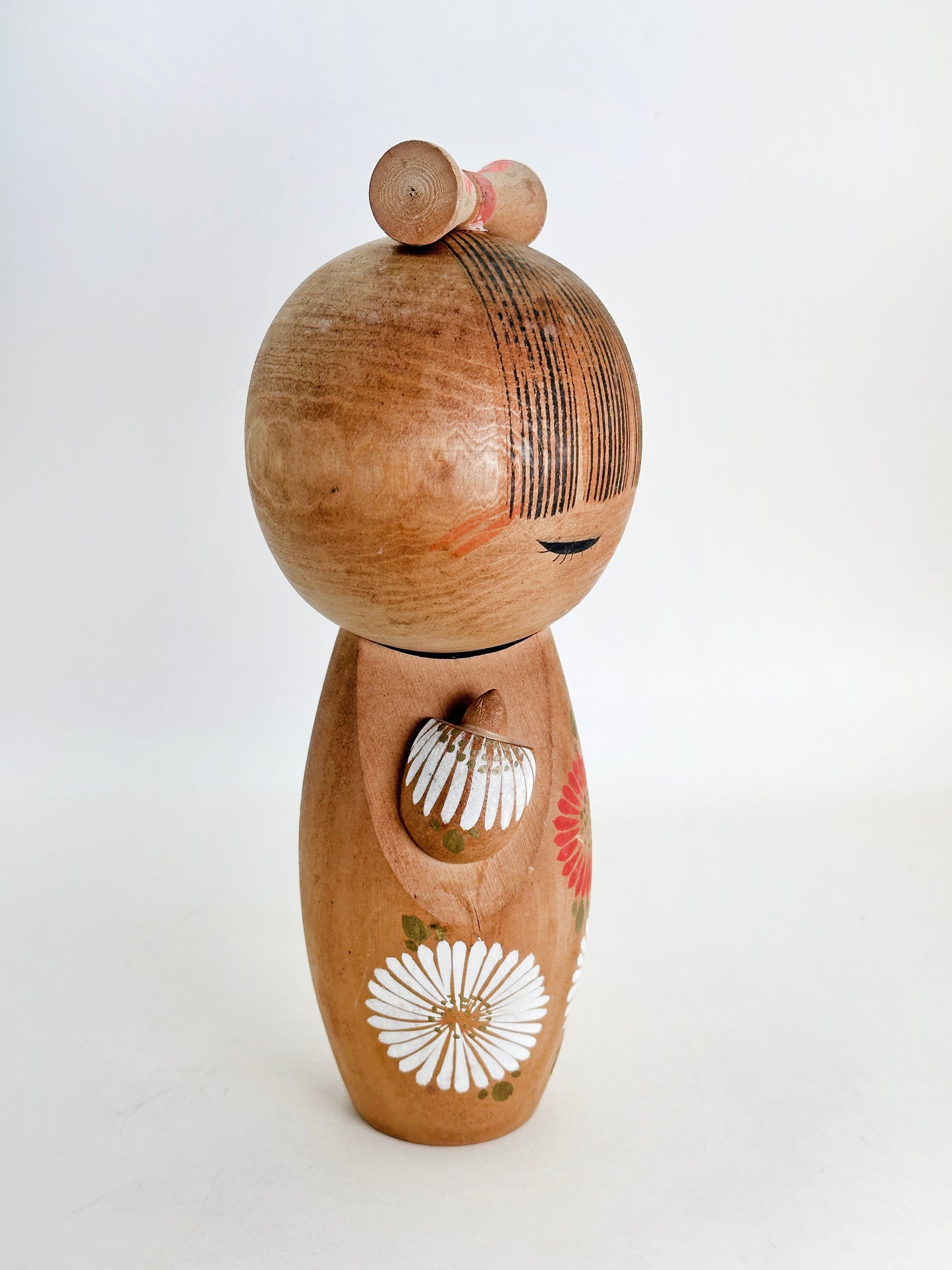K20124 - Sosaku Kokeshi by Aoki Ryoka 青木蓼華