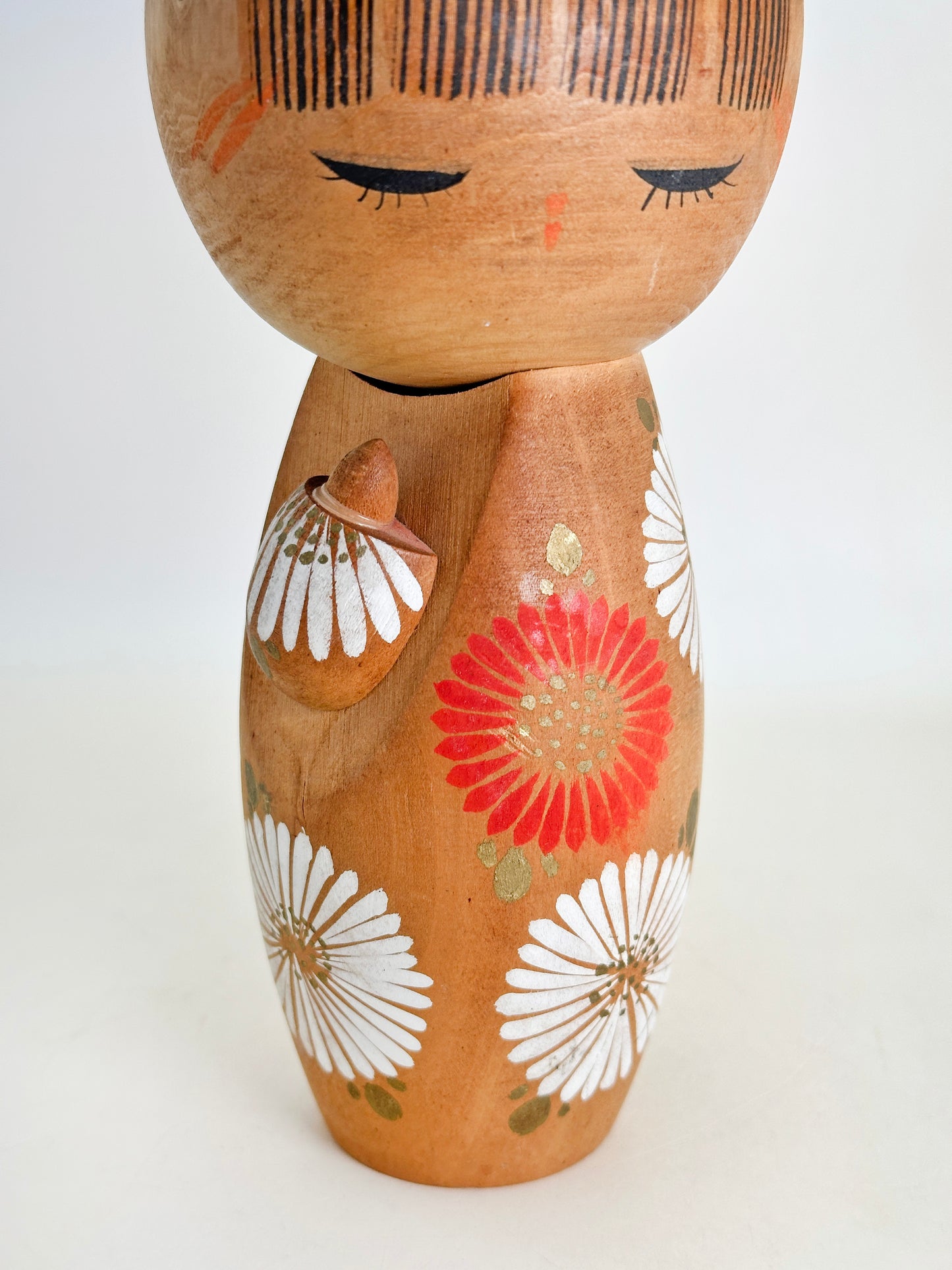 K20124 - Sosaku Kokeshi by Aoki Ryoka 青木蓼華