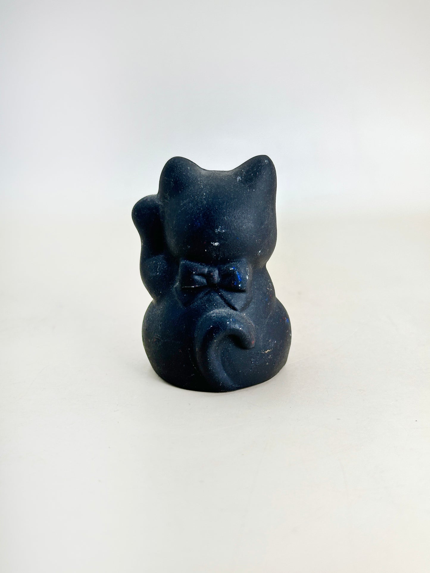 FT326 - Black Lucky Cat Maneki-neko by Shōhō 昭峰