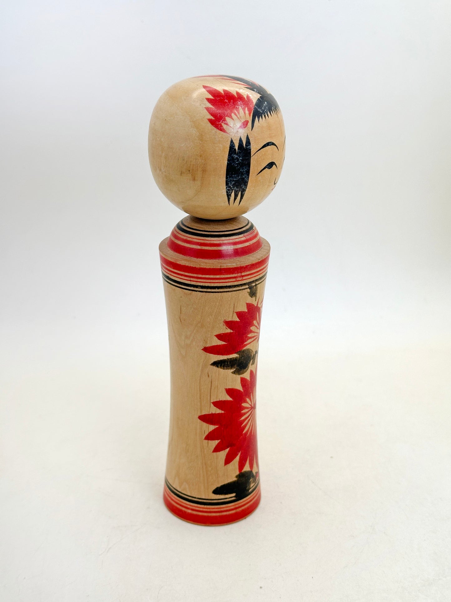 K18154 - Naruko kokeshi by Koyama Kesaki 小山今朝記