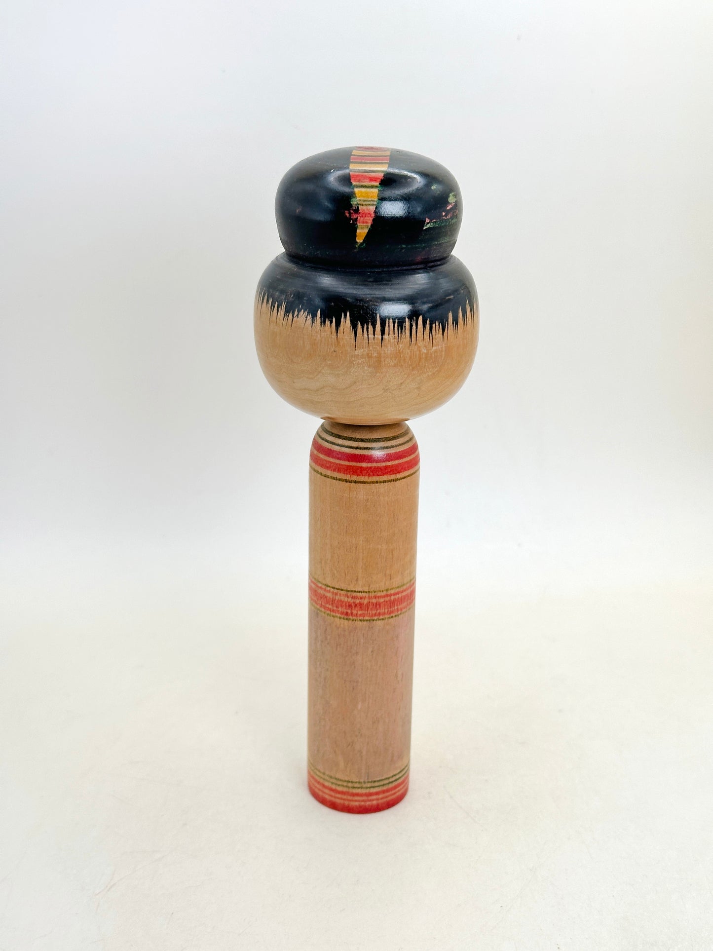 K18157 - Traditional Hijiori Kokeshi by Kobayashi Sadao 小林定雄