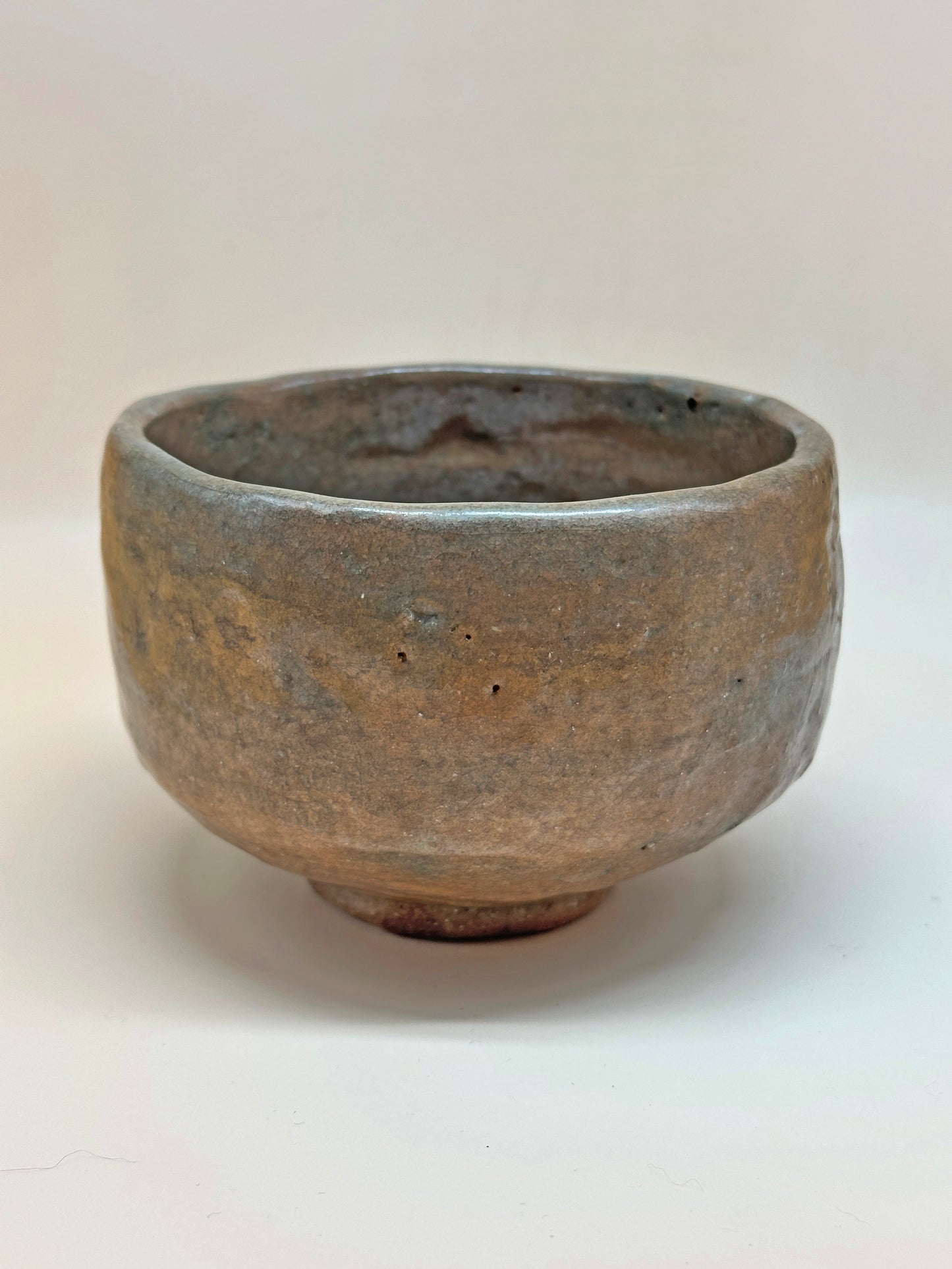 TC17 - Raku-yaki Matcha Bowl 楽焼 茶碗 – Grey Coral Glaze