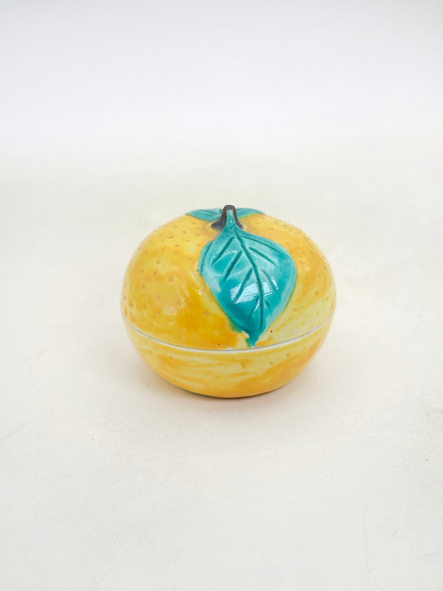 TC106 - Arita-yaki Kogo Box 有田焼