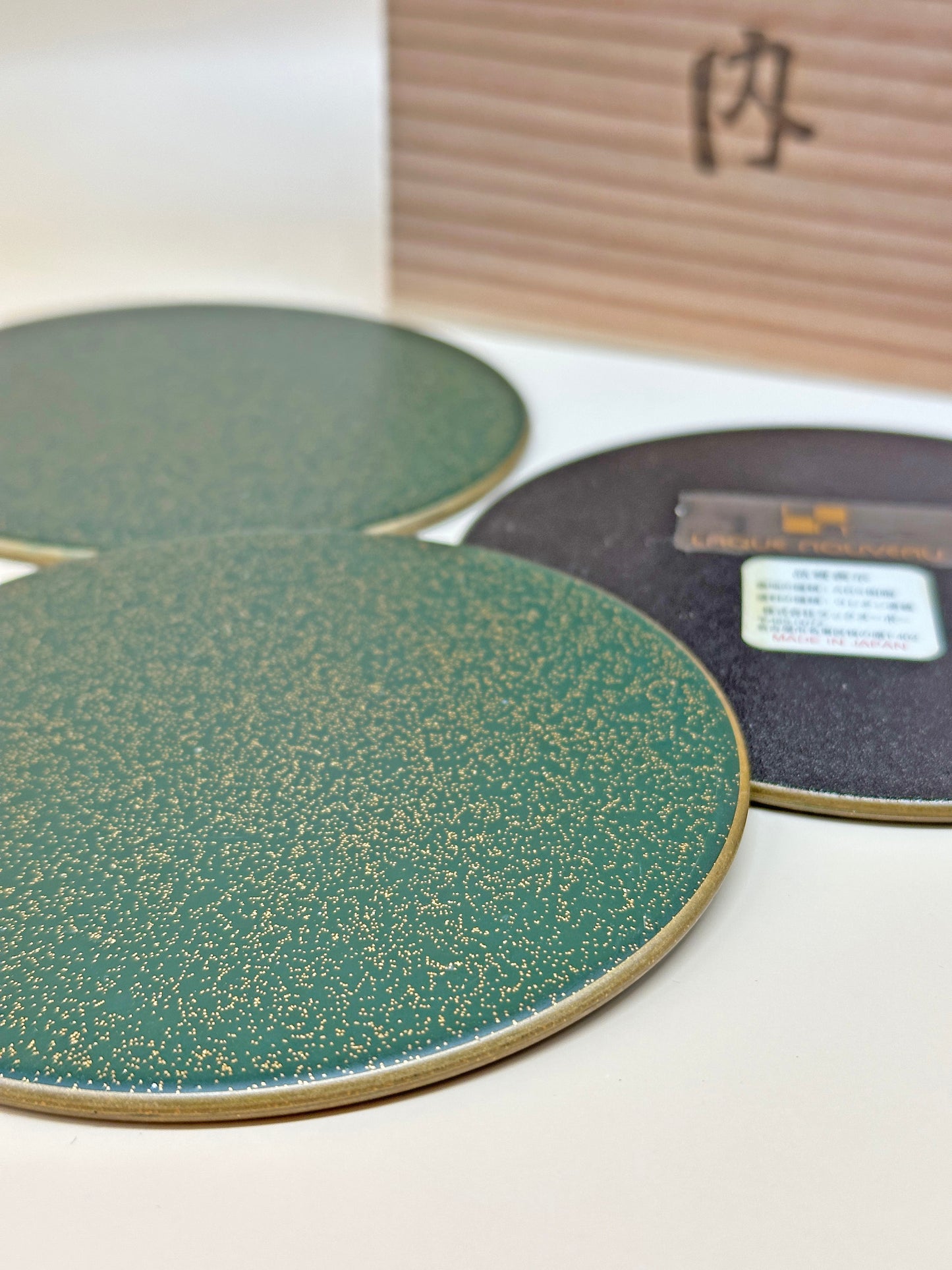 TB35 - Japan Laque Nouveau Cup Coaster Set