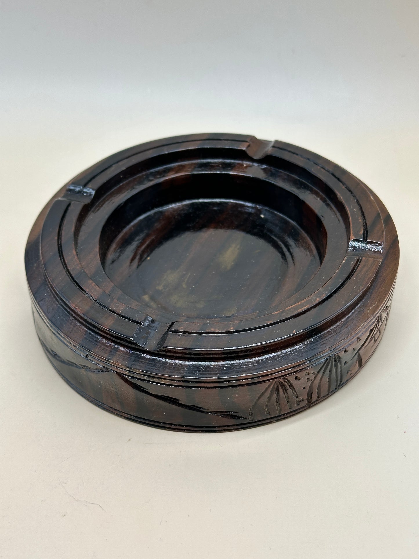 TB37 - Vintage Ebony Wood Ashtray 黒檀の灰皿