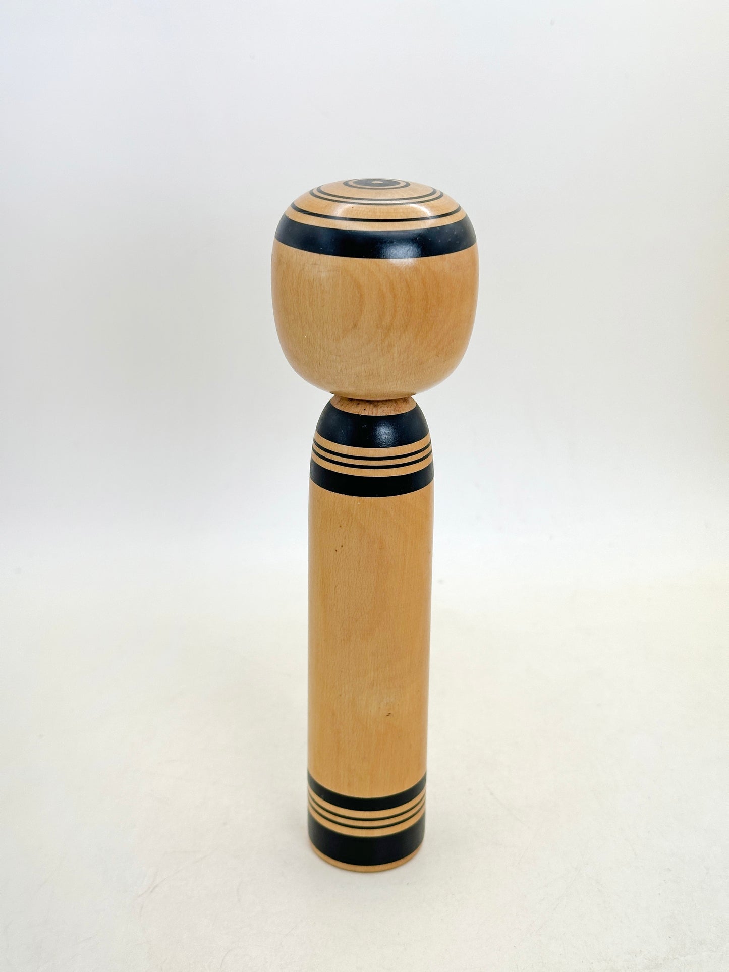 K18161 - Sosaku Shingata Kokeshi by Hitokura Masamichi 一倉正道
