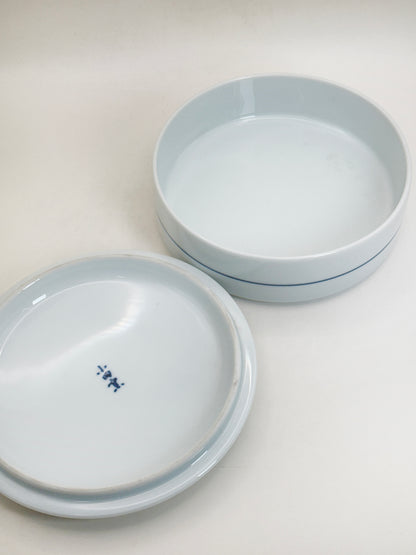 TB456 - Lidded porcelain container from Odagama Kiln 小田窯