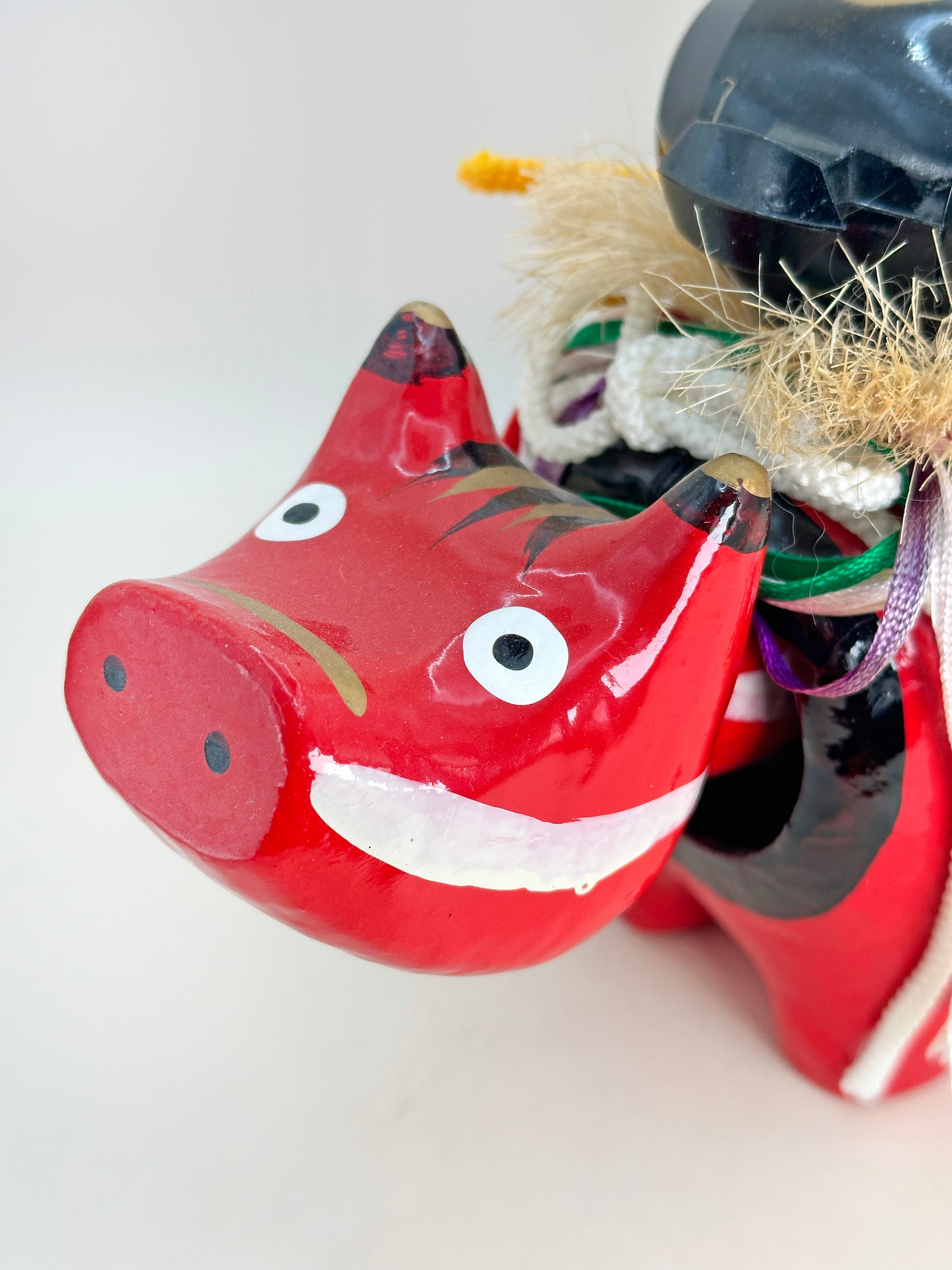 FT331 - Hariko Akabeko – Red Cow Paper Mache 赤べこ