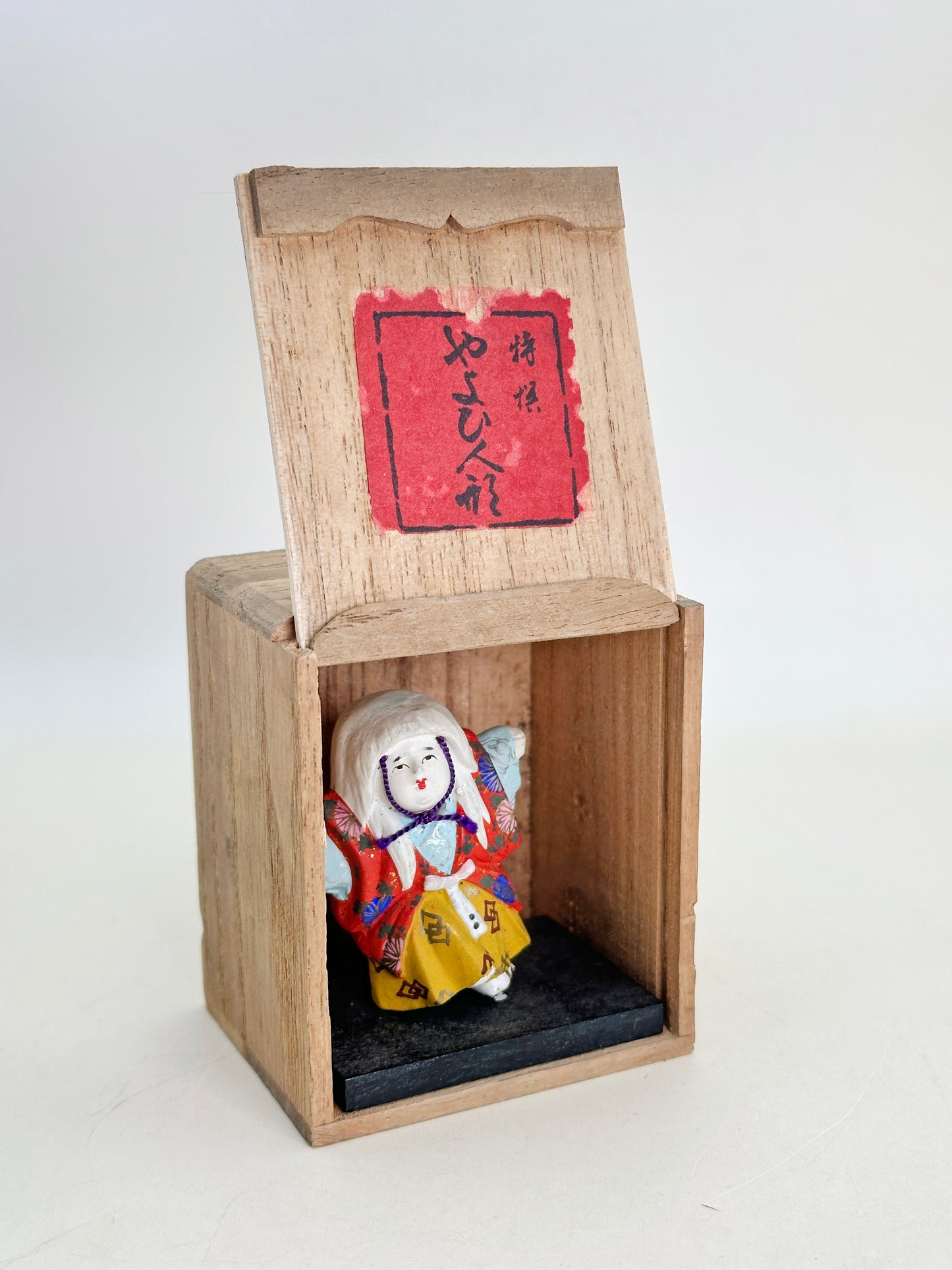 FT332 - Yayoi Ningyo Doll of Sacred Dance やよい人形