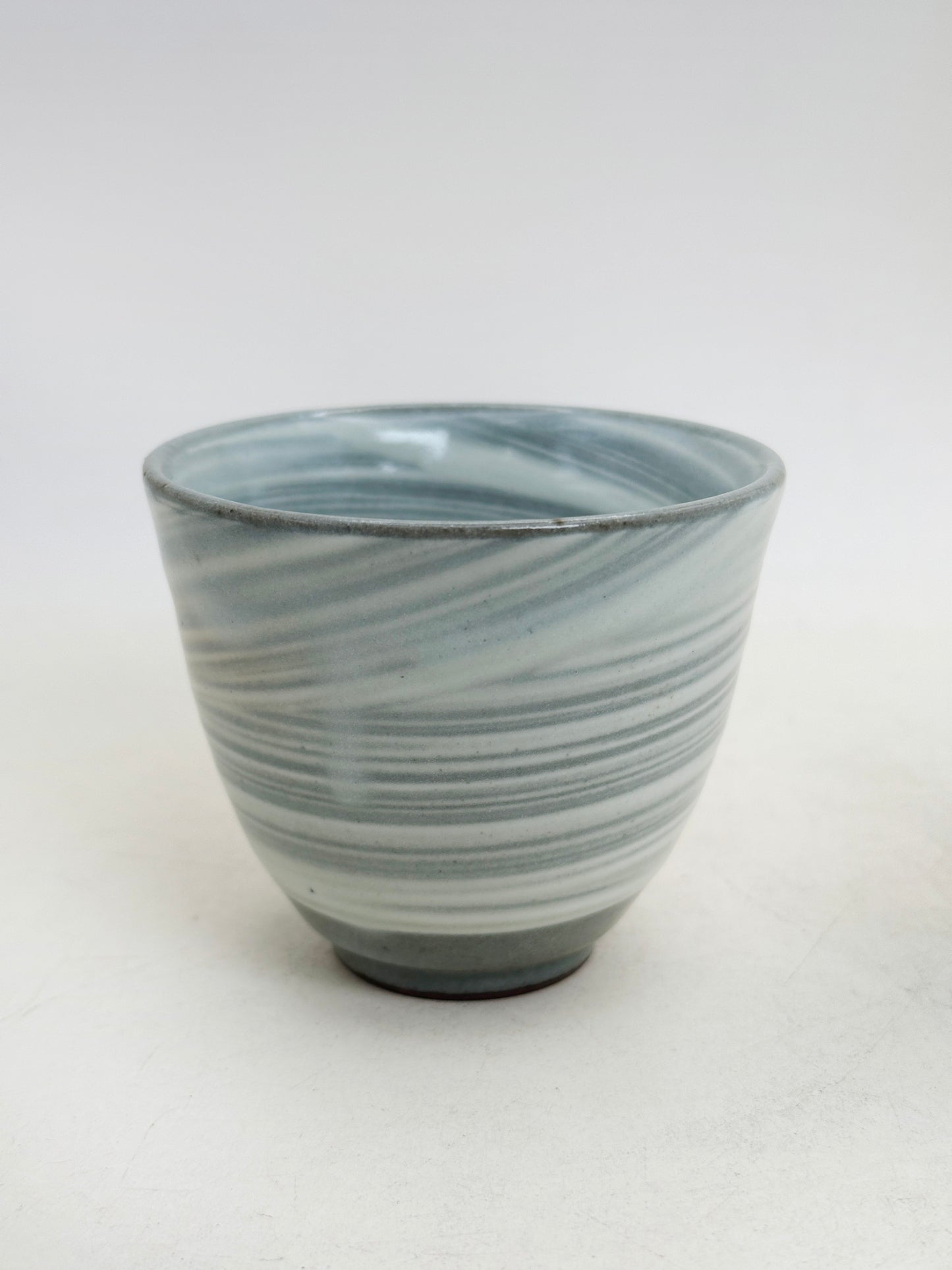 TB304 - Hakeme Tea cup by Tachikichi たち吉