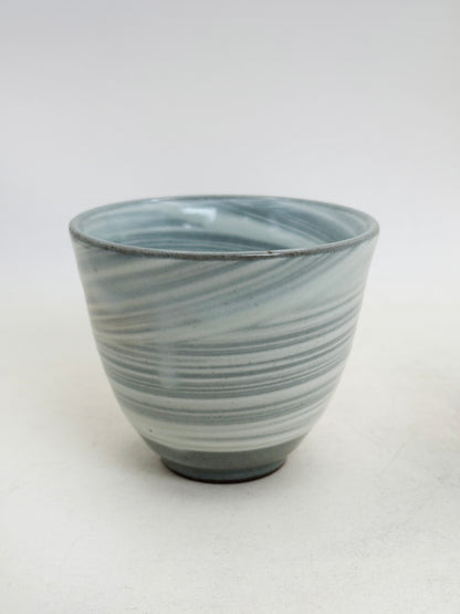 TB304 - Hakeme Tea cup by Tachikichi たち吉
