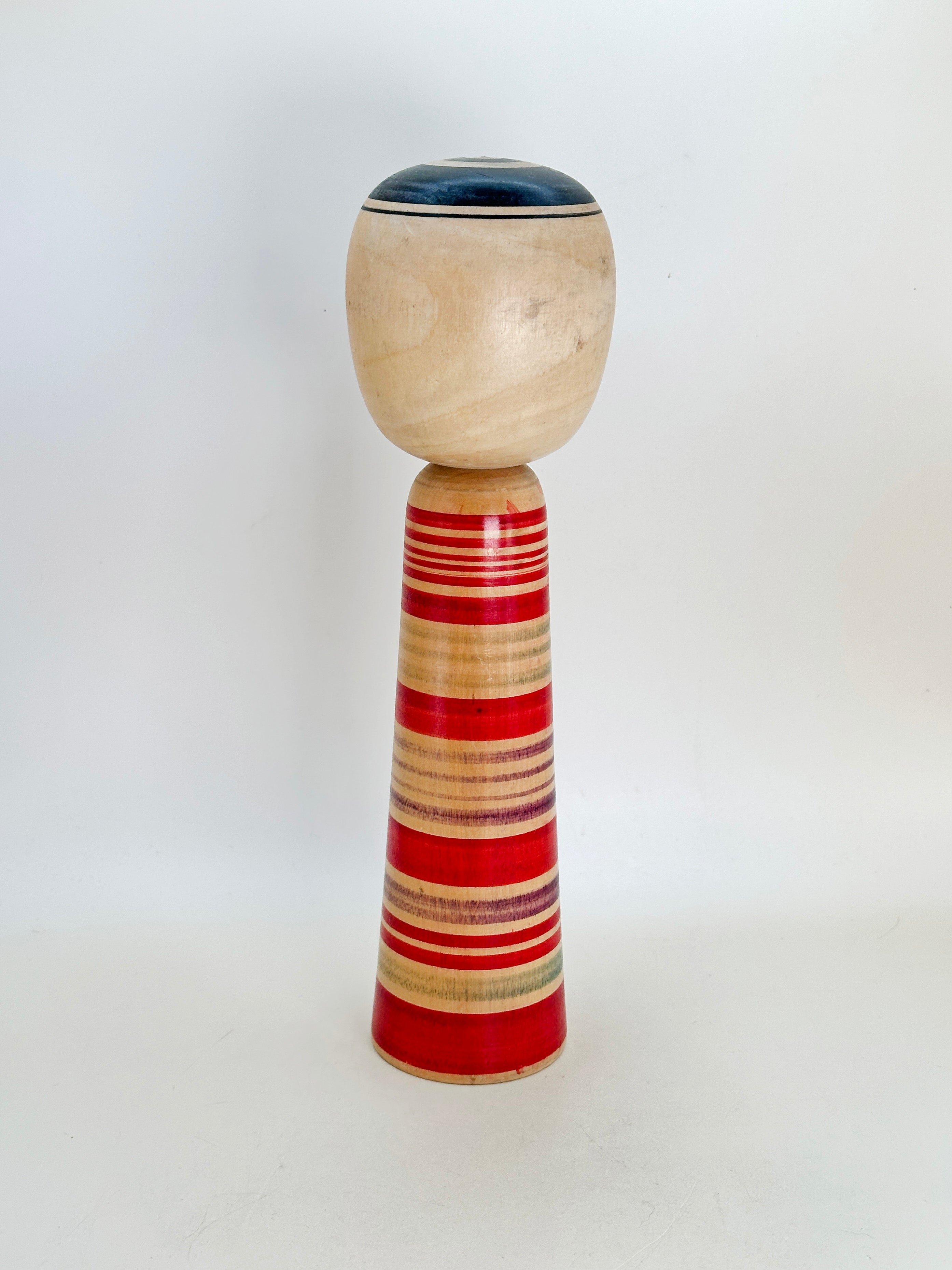 K25129 - Tsuchiyu kokeshi by Tokunaga Shinichi 徳永慎一 – Maison Kyo