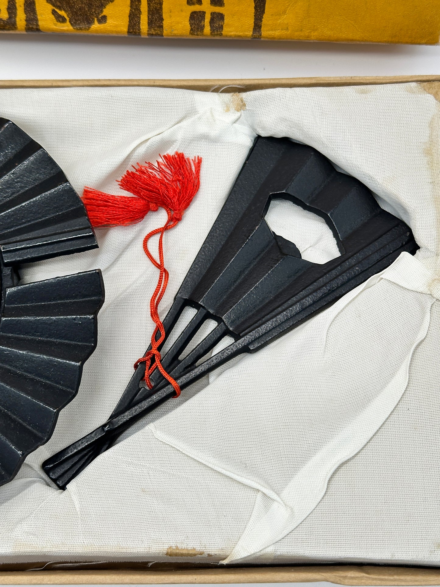 TB49 - Japanese Cast Iron Ashtray & Bottle Opener Set 南部鉄器