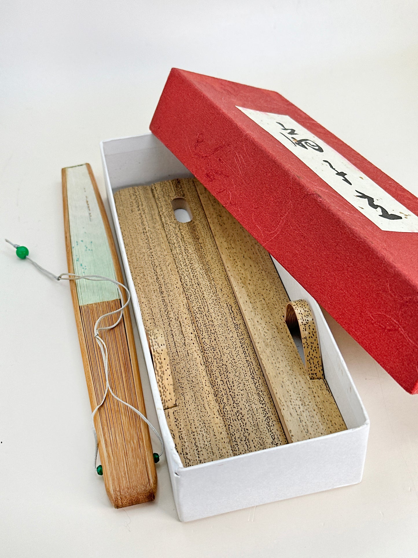 TB197 - Bamboo Folding Fan stand 扇子立