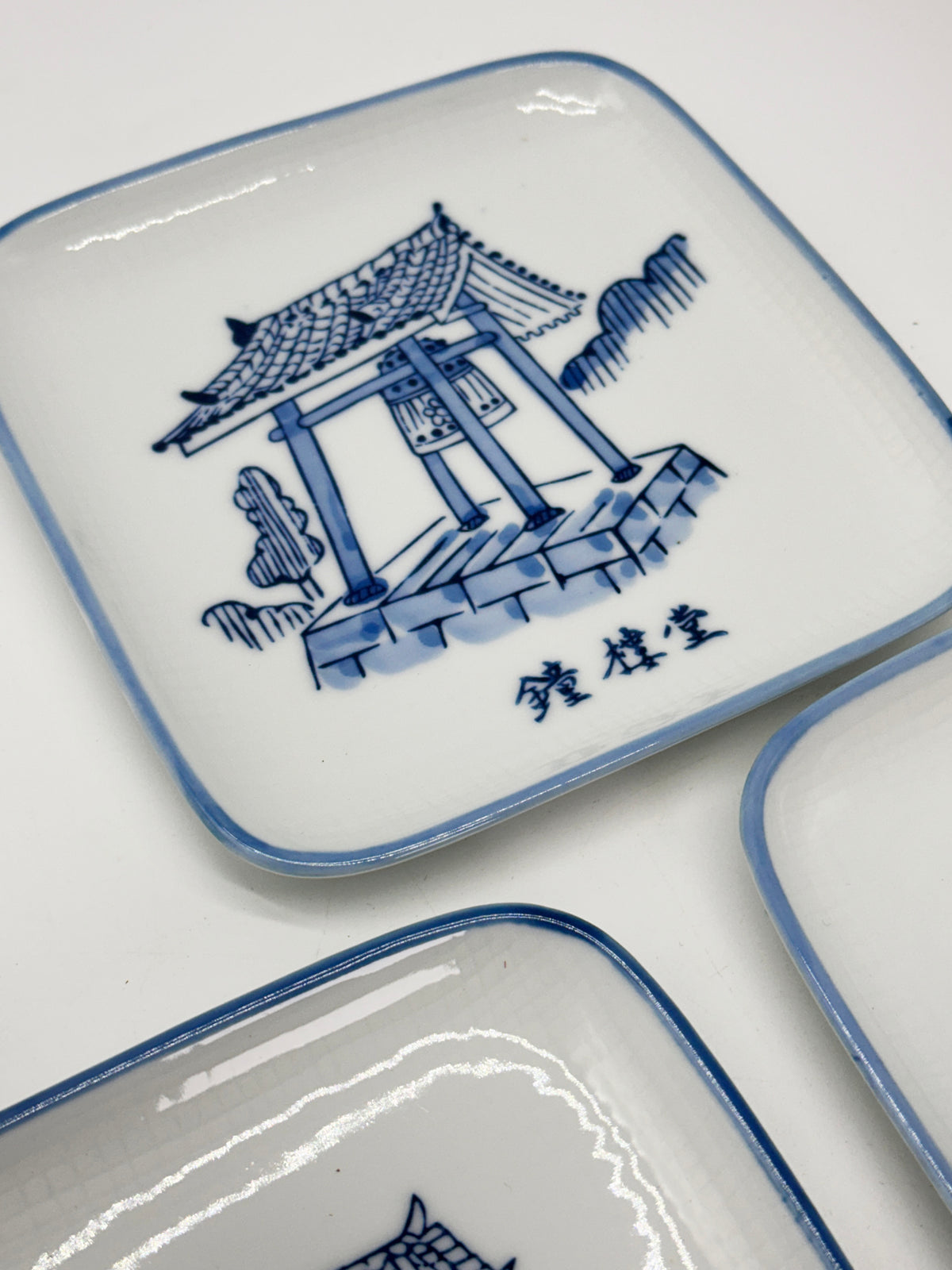 TB458 - Ceramic Plates set by Hōmyōji Temple 法妙寺