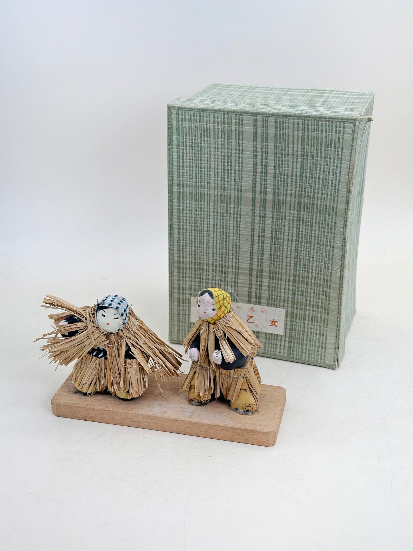 K10234 - Vintage Folk Craft Eastern Maidens 吾妻乙女