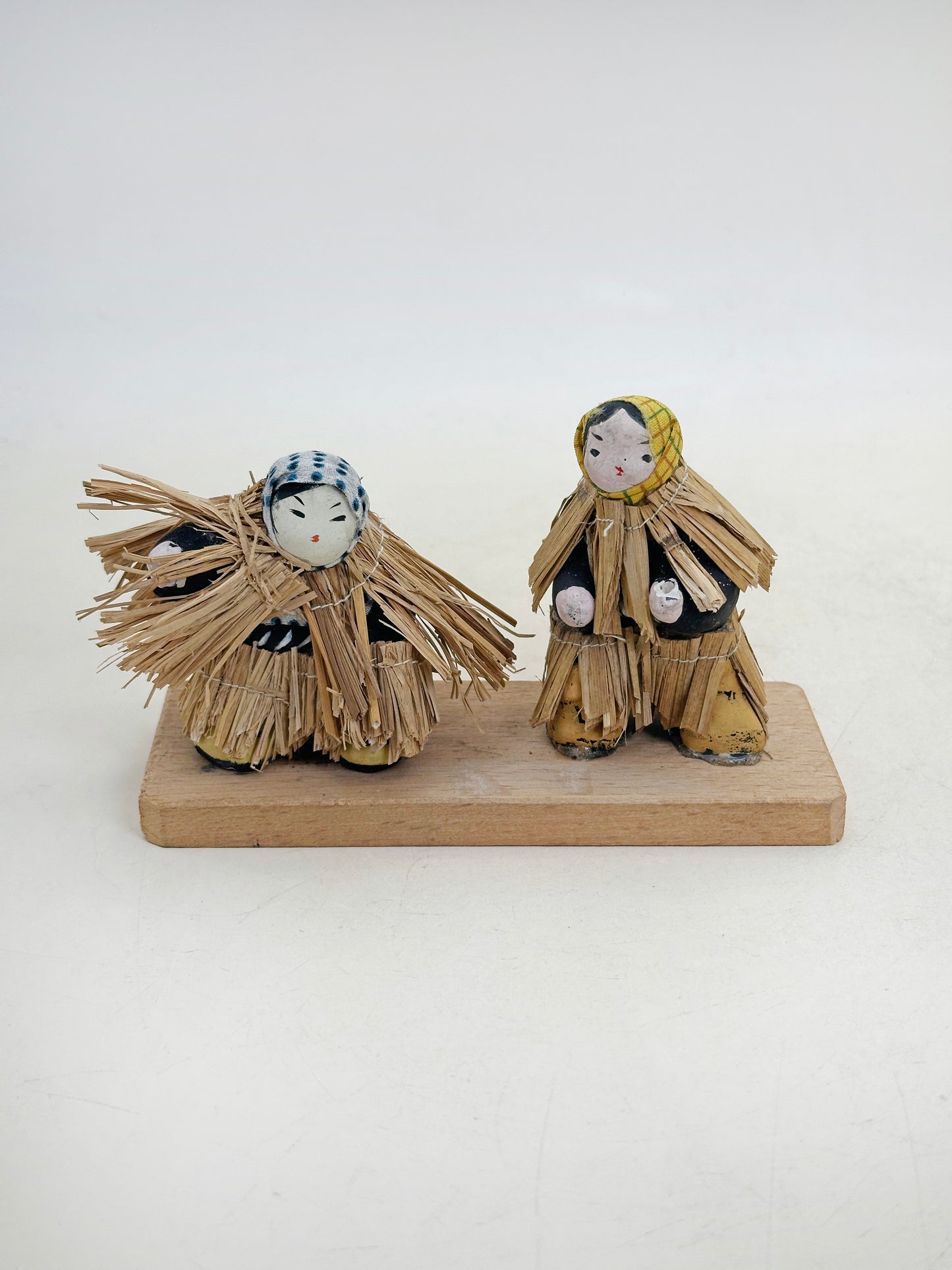 K10234 - Vintage Folk Craft Eastern Maidens 吾妻乙女