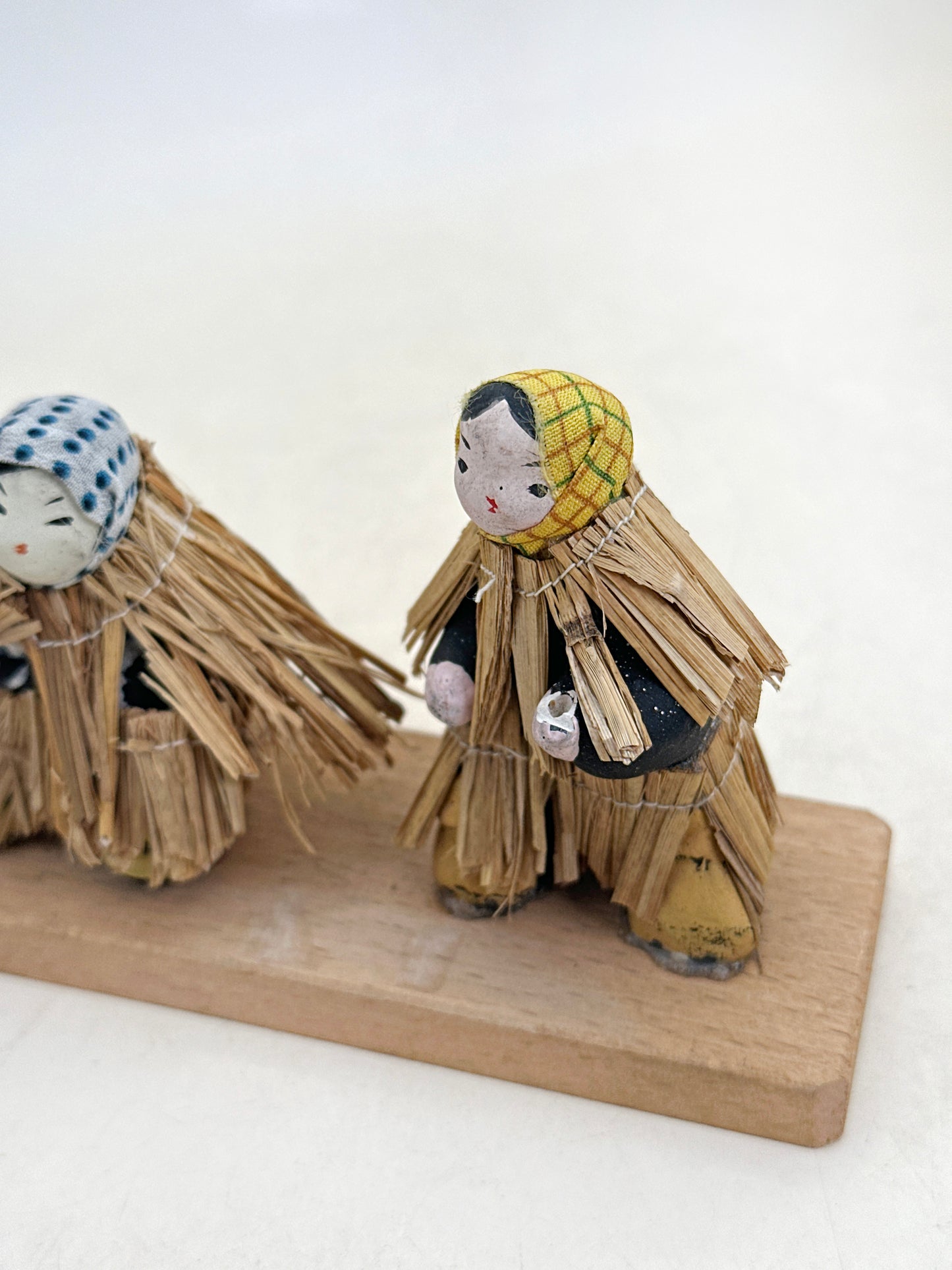 K10234 - Vintage Folk Craft Eastern Maidens 吾妻乙女