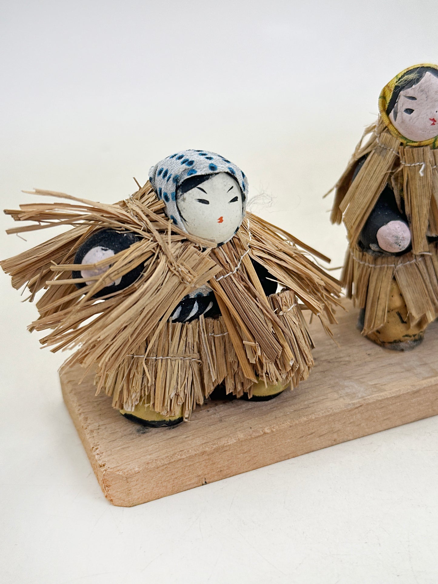 K10234 - Vintage Folk Craft Eastern Maidens 吾妻乙女