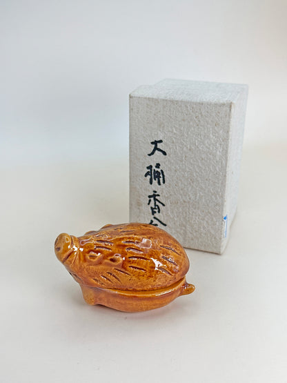 TB50 - Ōhi-yaki incense container box 大樋焼 干支亥香合