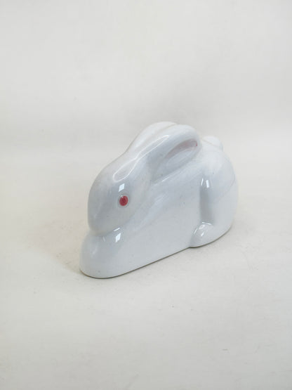 FT634 - Arita Ware White Porcelain Rabbit Figurine 有田焼
