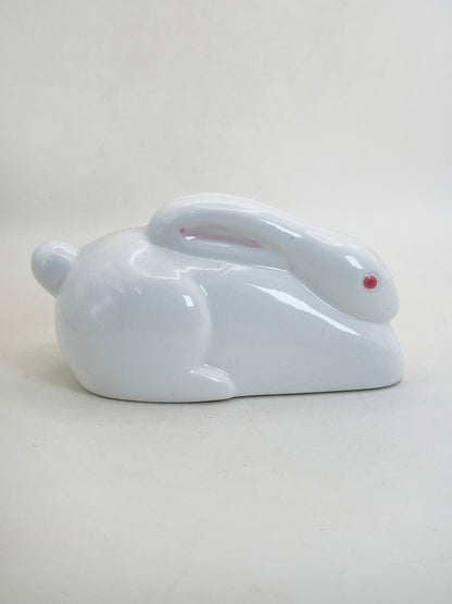 FT634 - Arita Ware White Porcelain Rabbit Figurine 有田焼