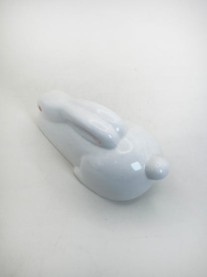 FT634 - Arita Ware White Porcelain Rabbit Figurine 有田焼