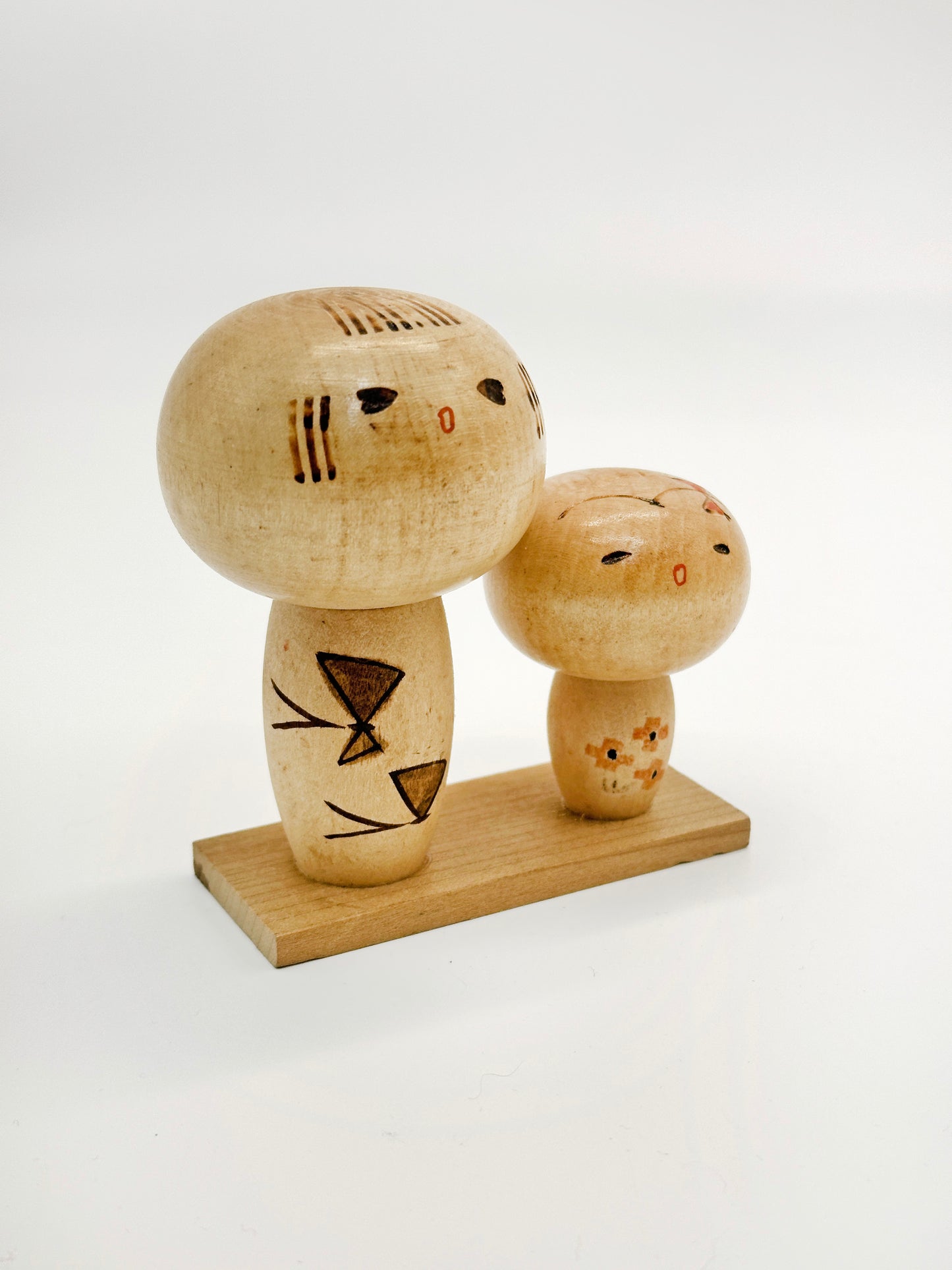 K10194 - Sōsaku Kokeshi by Isamu Yamakawa 山川いさむ