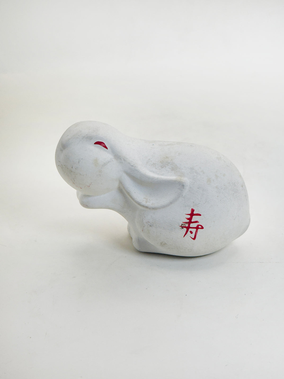 FT639 - Yakushigama White Rabbit Eto Figurine 薬師窯
