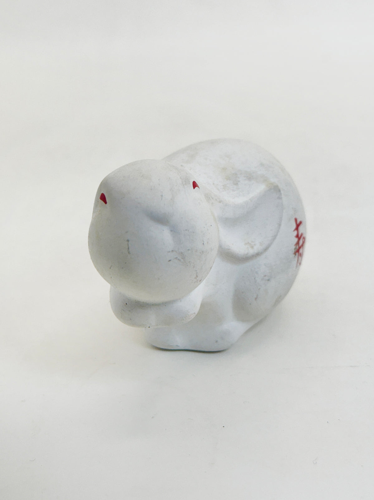 FT639 - Yakushigama White Rabbit Eto Figurine 薬師窯