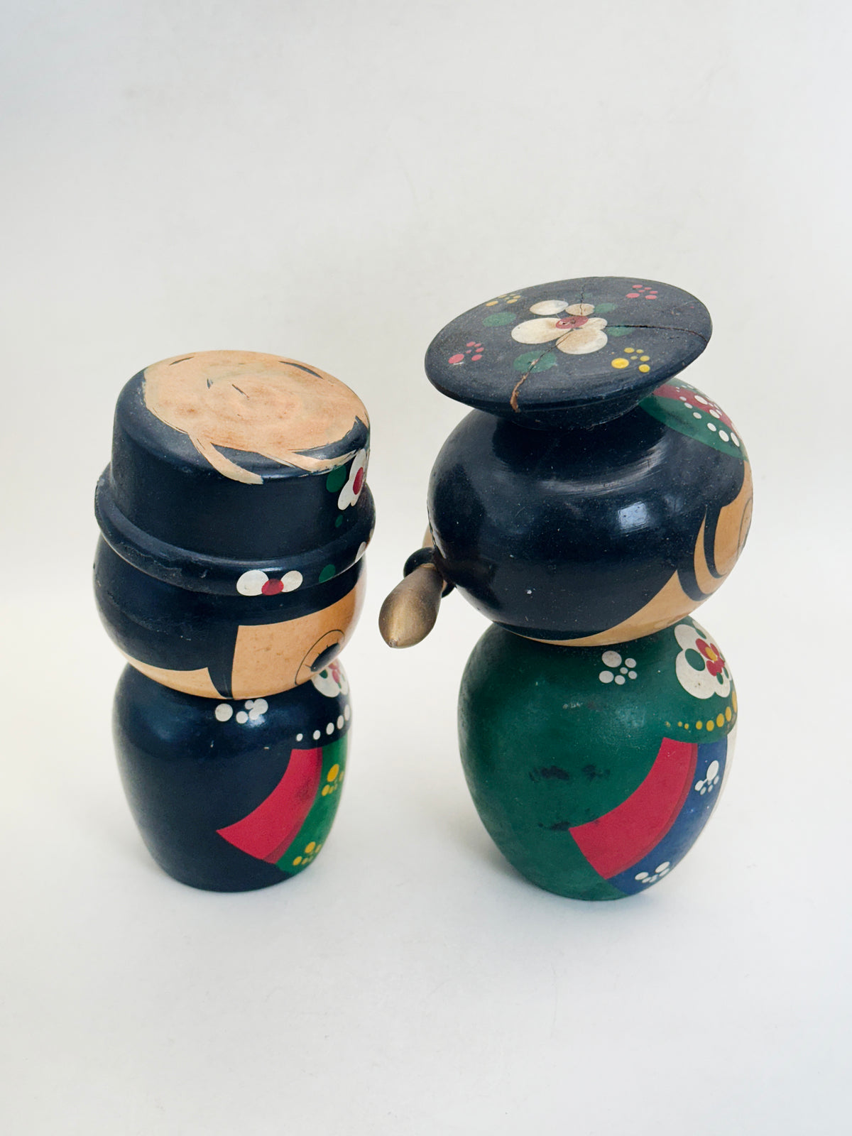 K15189 - Sosaku Kokeshi of Hanbok Pari 韓服