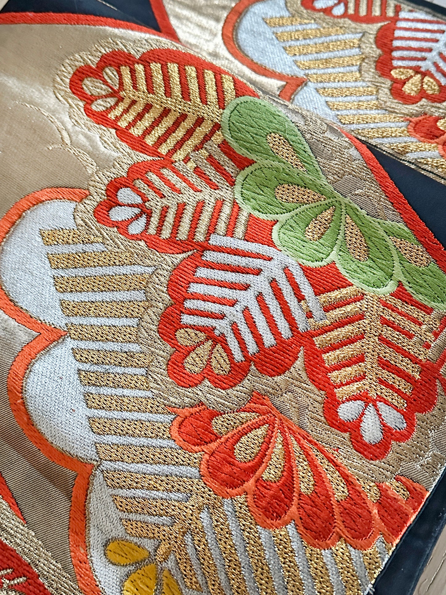 FA19 - Shōchikubai Seda Fukuro Obi 正絹 袋帯