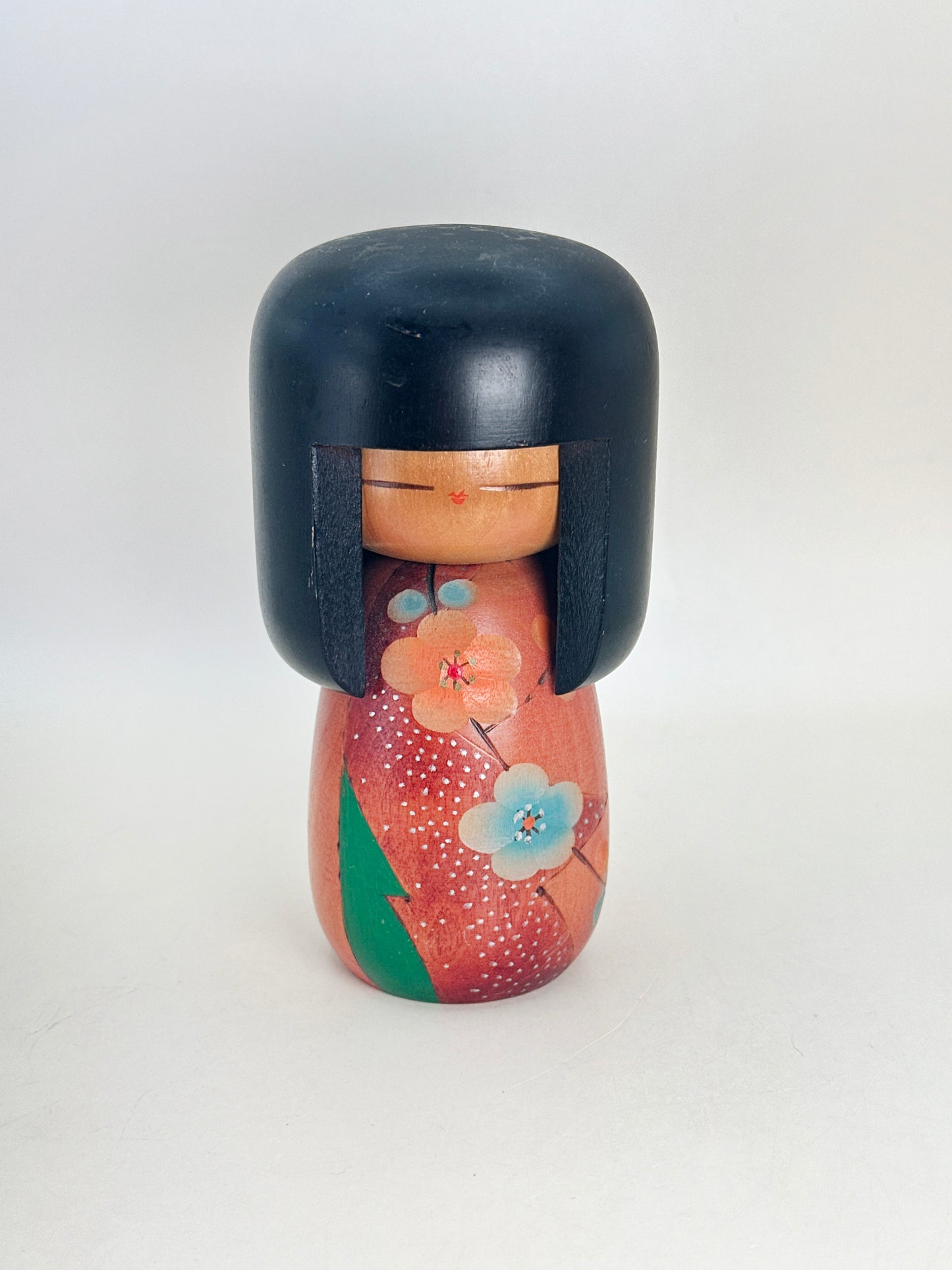 K15122 - Sosaku kokeshi by Sōgen 草玄