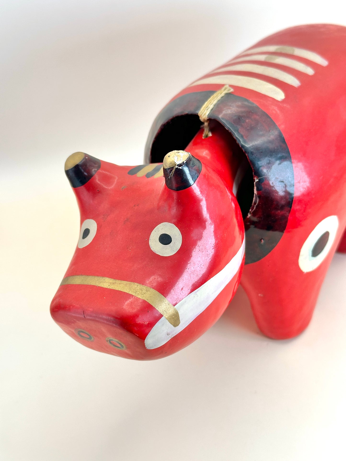 FT232 - Hariko Akabeko – Red Cow Paper Mache 赤べこ