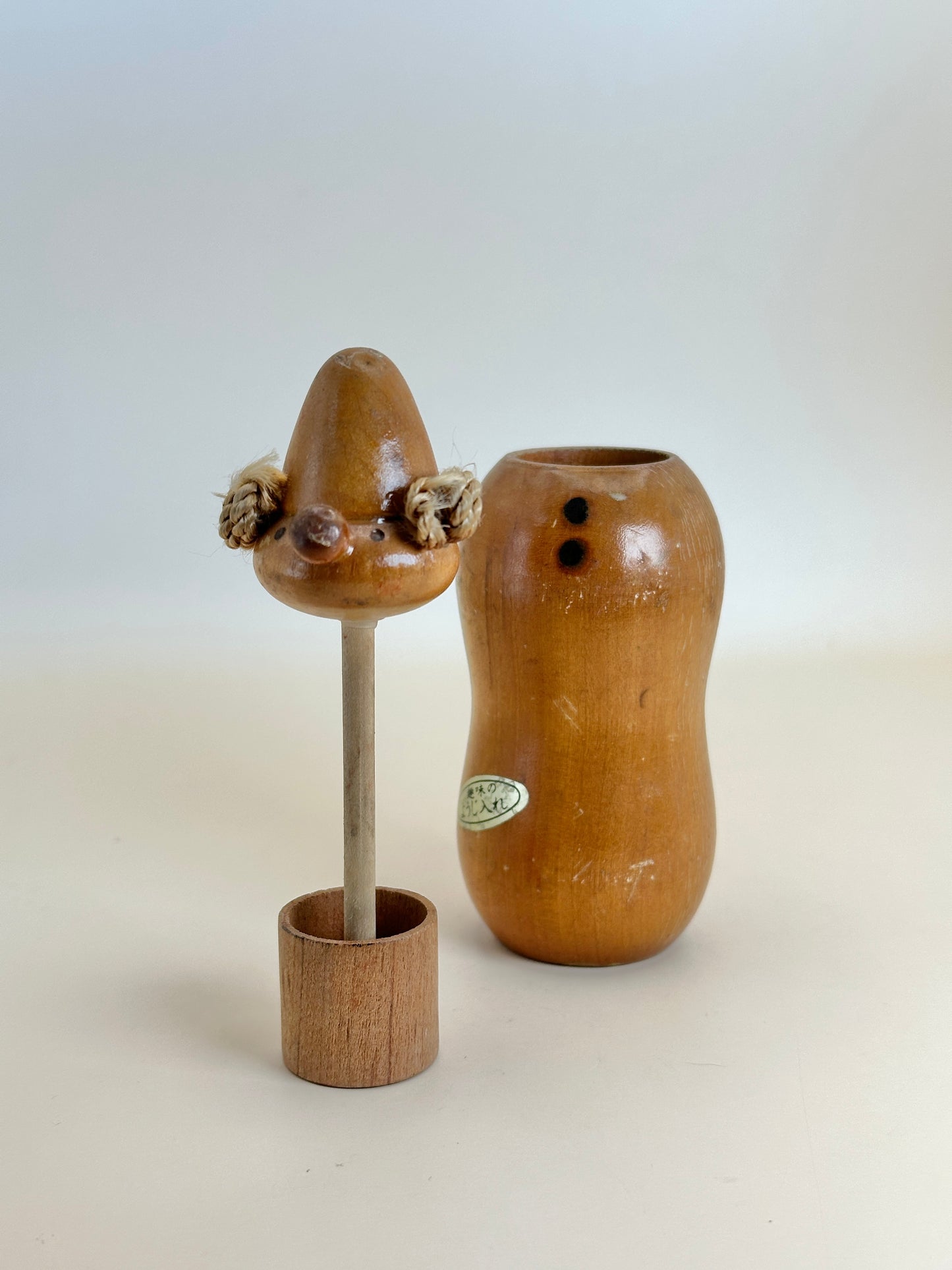TB53 - Kokeshi Toothpick Holder 趣味のようじ入れ