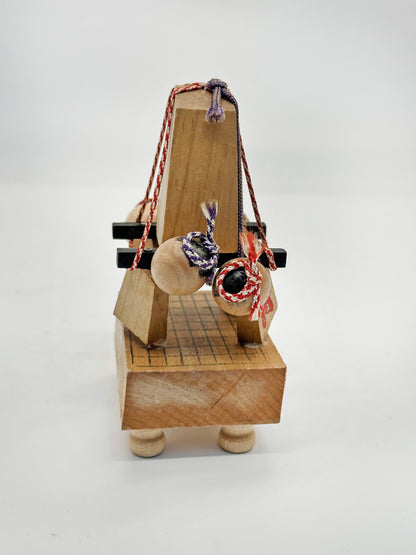 K10195 - Muñeca Kokeshi de ajedrez Shogi Omikoshi 将棋おみこし